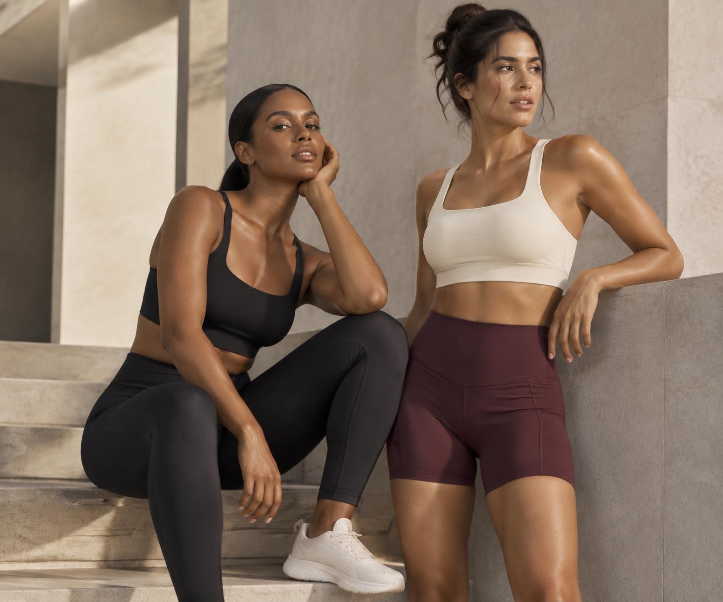 Mulheres usando peças fitness AcheiOff